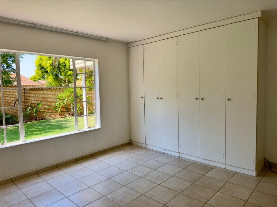 To Let 4 Bedroom Property for Rent in Sinoville Gauteng