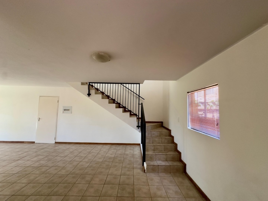 To Let 4 Bedroom Property for Rent in Sinoville Gauteng