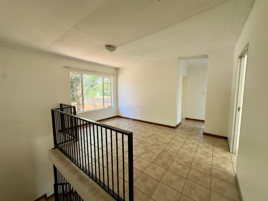 To Let 4 Bedroom Property for Rent in Sinoville Gauteng