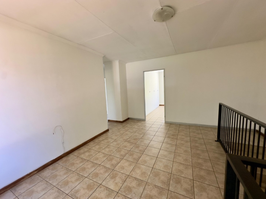 To Let 4 Bedroom Property for Rent in Sinoville Gauteng