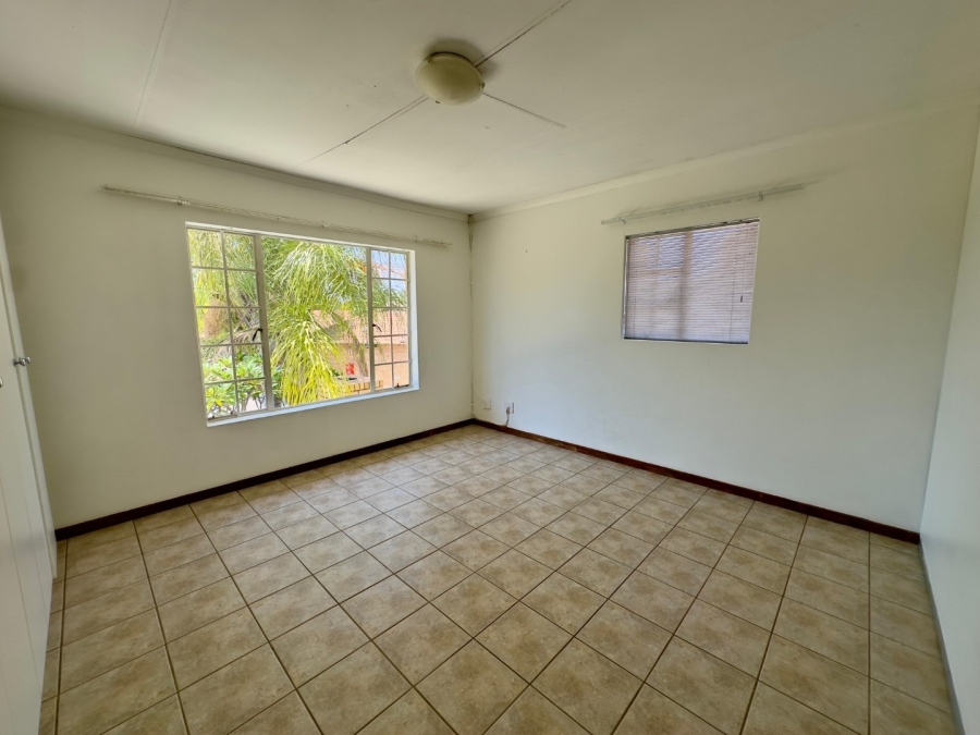 To Let 4 Bedroom Property for Rent in Sinoville Gauteng