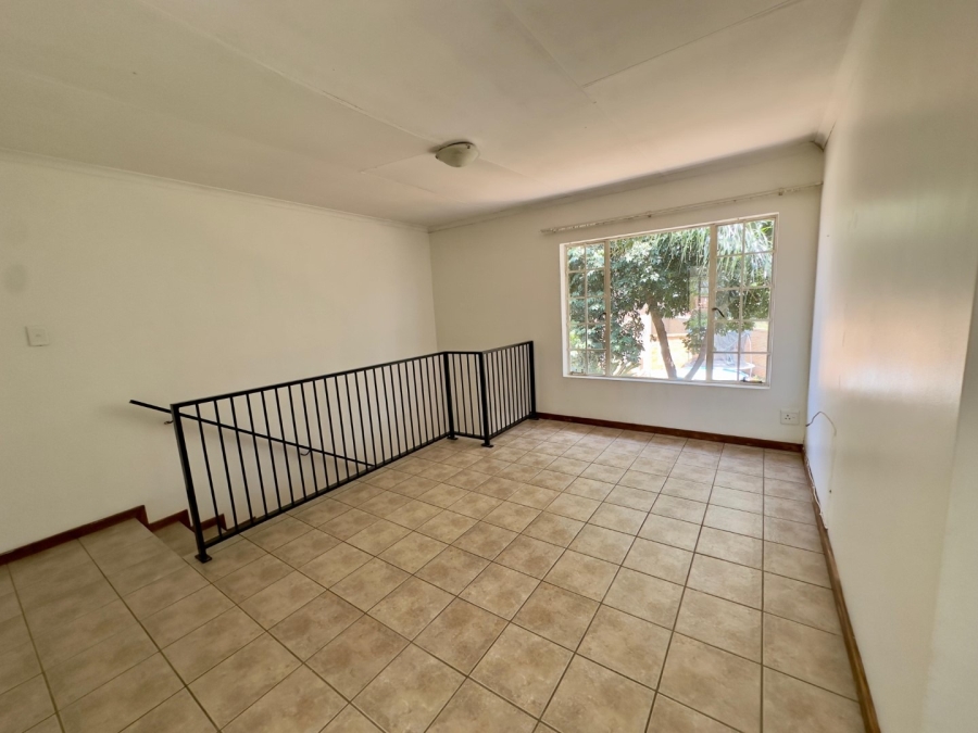 To Let 4 Bedroom Property for Rent in Sinoville Gauteng