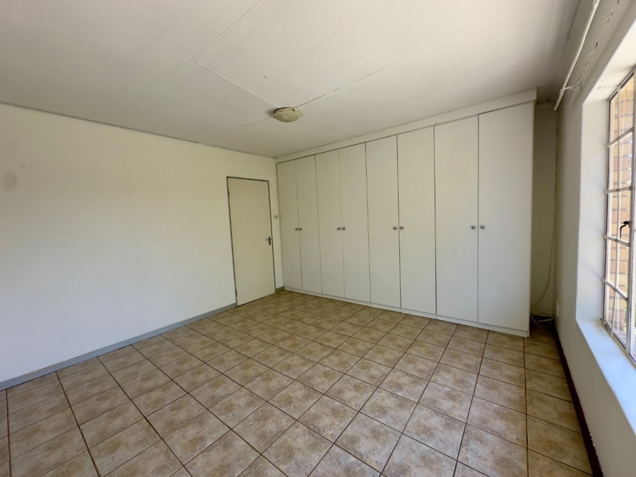 To Let 4 Bedroom Property for Rent in Sinoville Gauteng