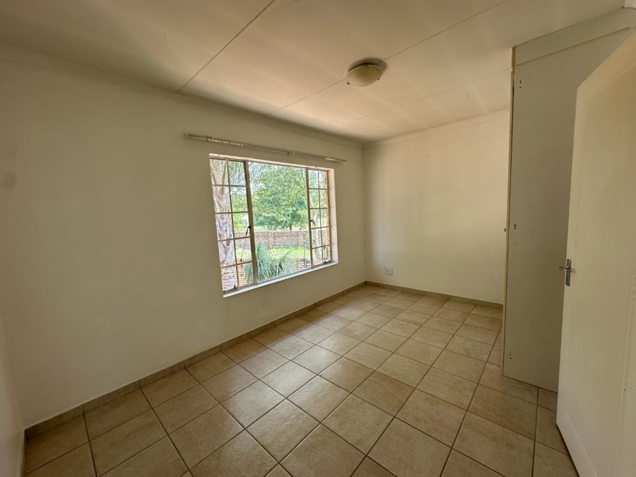 To Let 4 Bedroom Property for Rent in Sinoville Gauteng