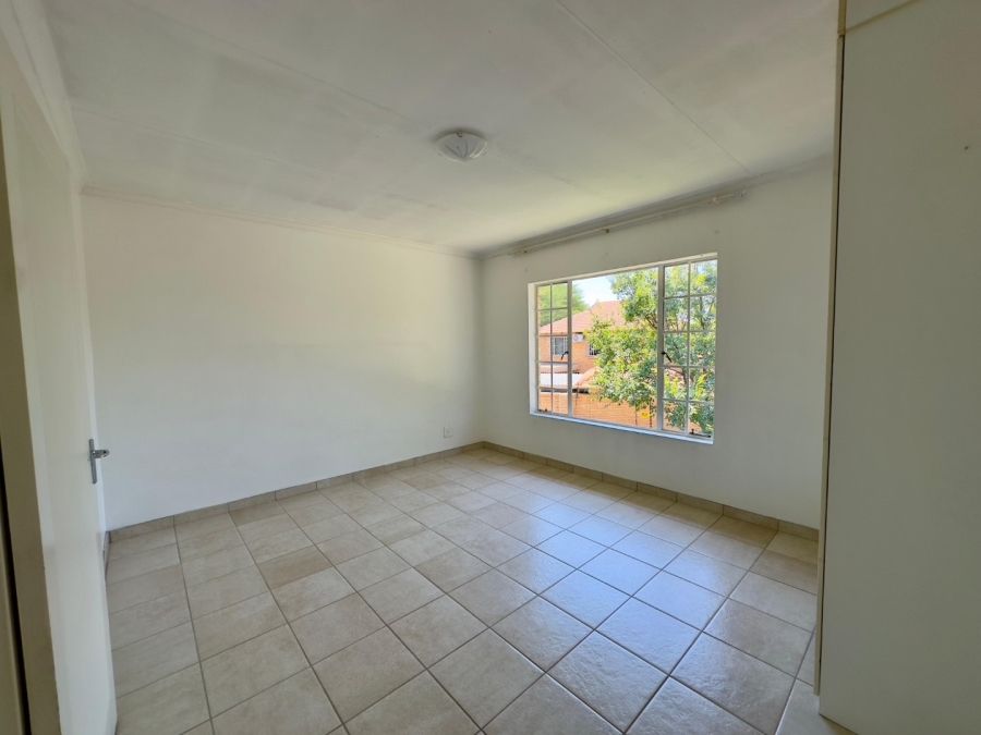 To Let 4 Bedroom Property for Rent in Sinoville Gauteng
