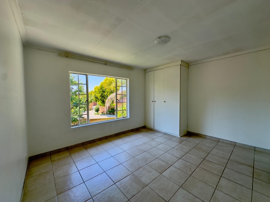 To Let 4 Bedroom Property for Rent in Sinoville Gauteng