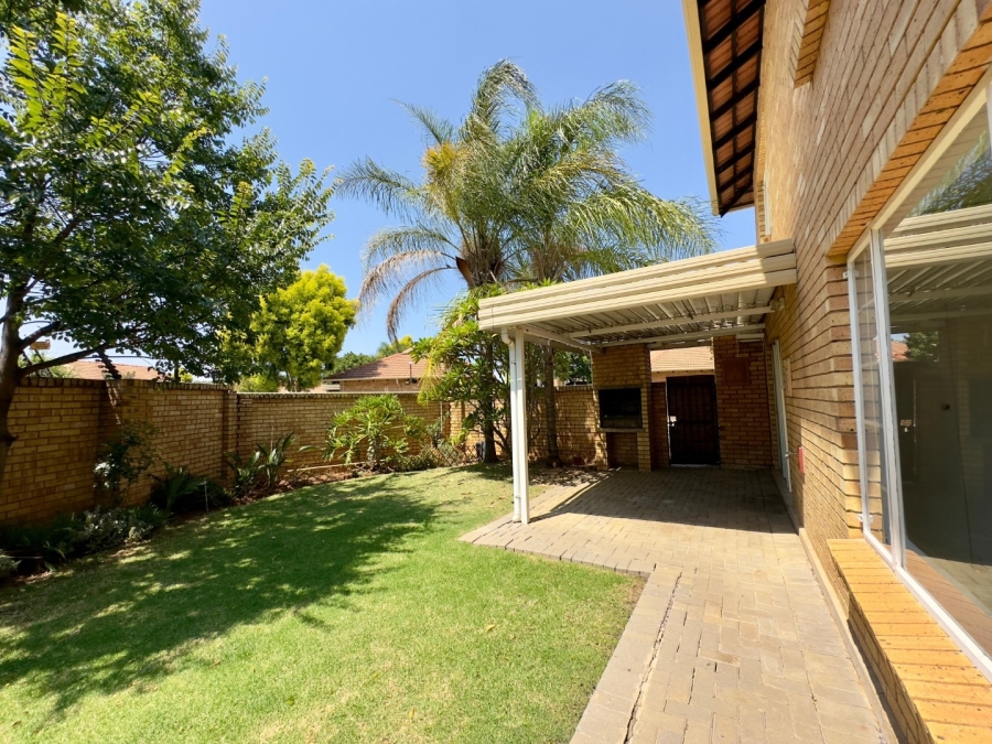 To Let 4 Bedroom Property for Rent in Sinoville Gauteng
