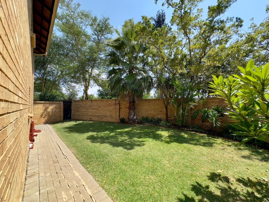To Let 4 Bedroom Property for Rent in Sinoville Gauteng