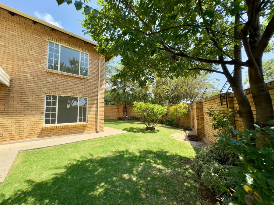 To Let 4 Bedroom Property for Rent in Sinoville Gauteng