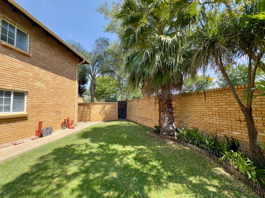 To Let 4 Bedroom Property for Rent in Sinoville Gauteng