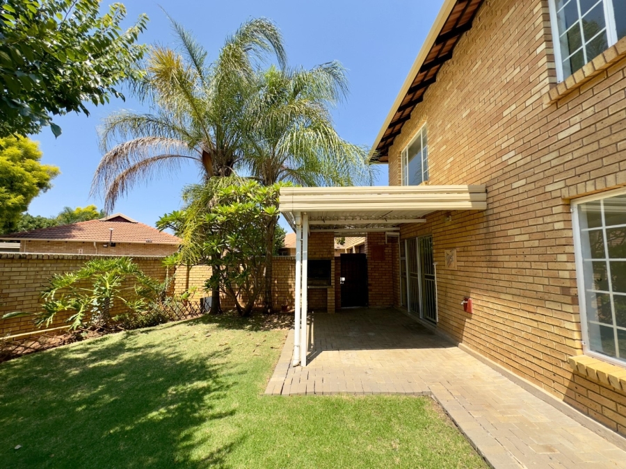 To Let 4 Bedroom Property for Rent in Sinoville Gauteng