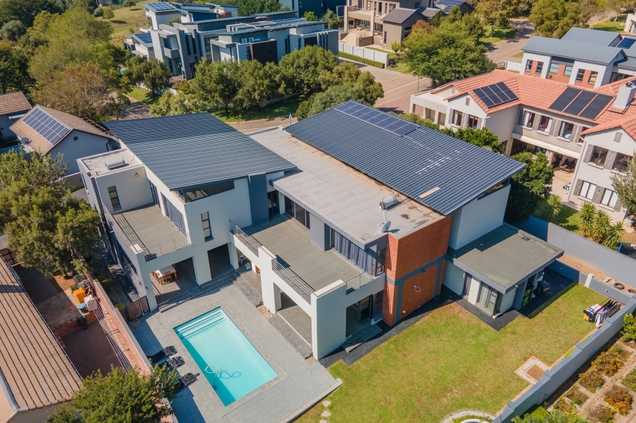 5 Bedroom Property for Sale in Copperleaf Estate Gauteng