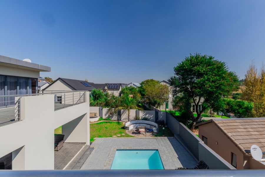 5 Bedroom Property for Sale in Copperleaf Estate Gauteng