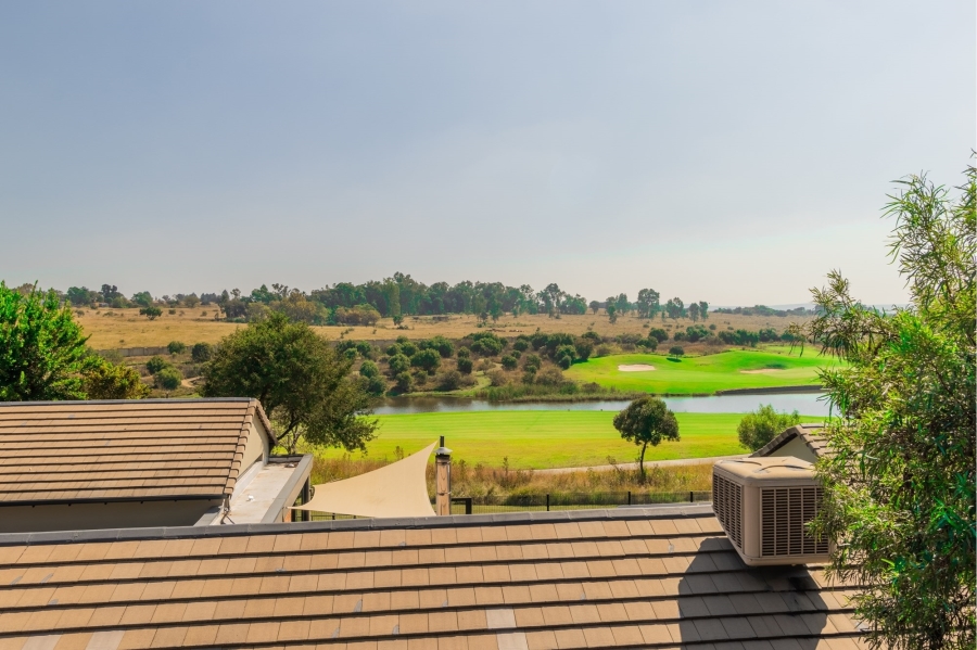 5 Bedroom Property for Sale in Copperleaf Estate Gauteng