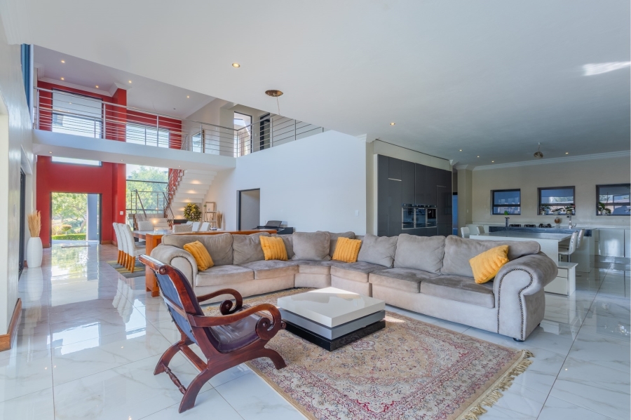 5 Bedroom Property for Sale in Copperleaf Estate Gauteng