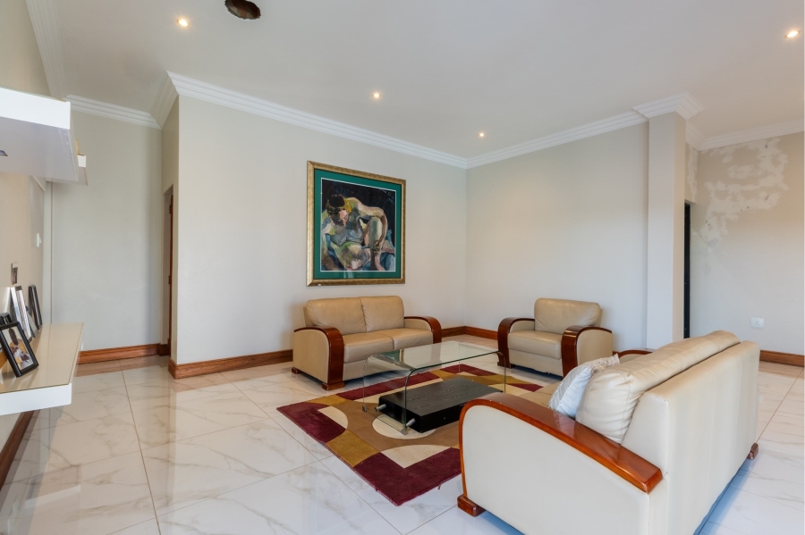 5 Bedroom Property for Sale in Copperleaf Estate Gauteng