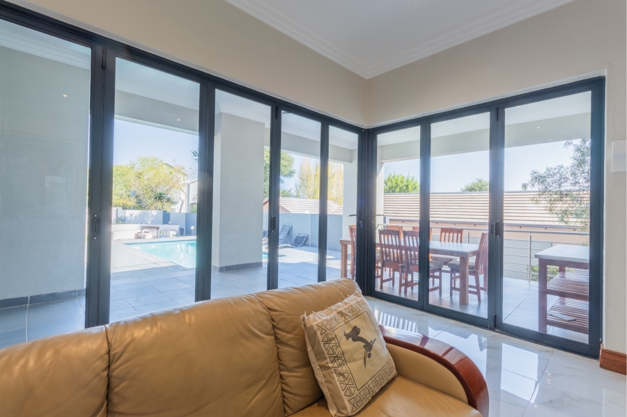 5 Bedroom Property for Sale in Copperleaf Estate Gauteng