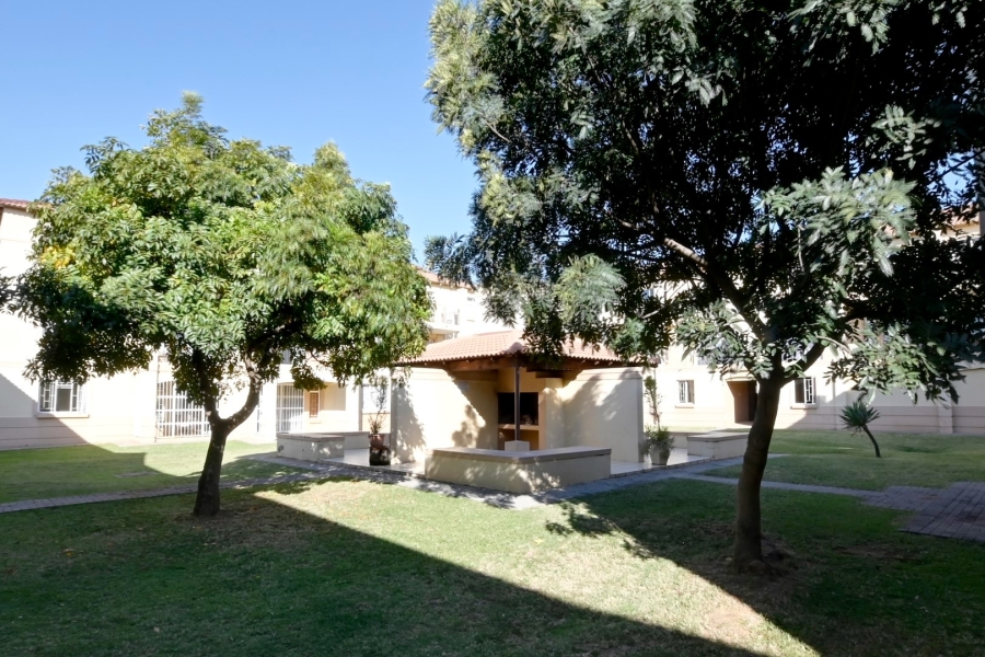 To Let 2 Bedroom Property for Rent in Queenswood Gauteng