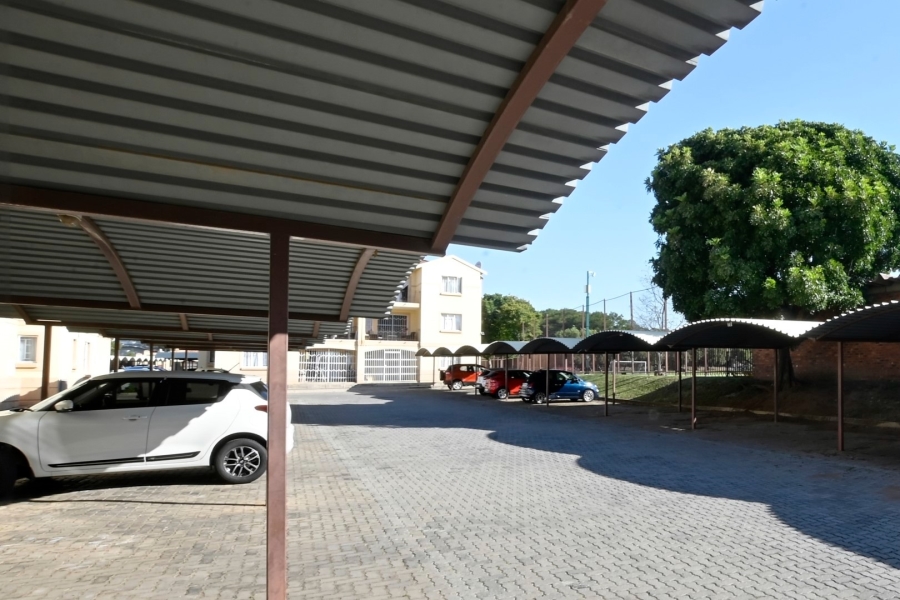 To Let 2 Bedroom Property for Rent in Queenswood Gauteng