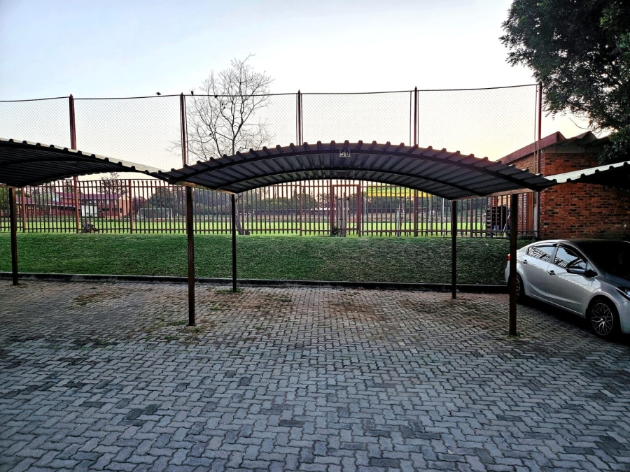 To Let 2 Bedroom Property for Rent in Queenswood Gauteng