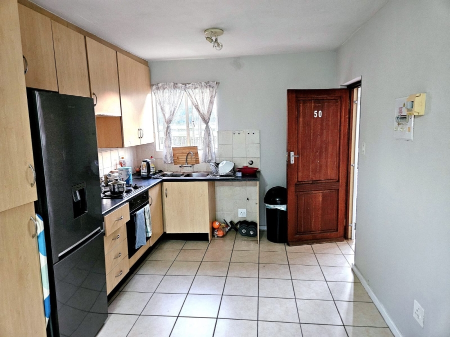 To Let 2 Bedroom Property for Rent in Queenswood Gauteng