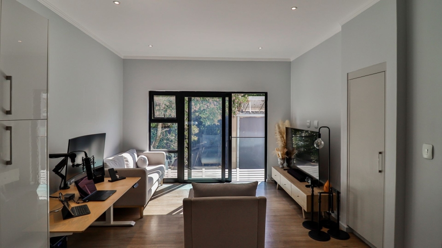 1 Bedroom Property for Sale in Rosebank Gauteng