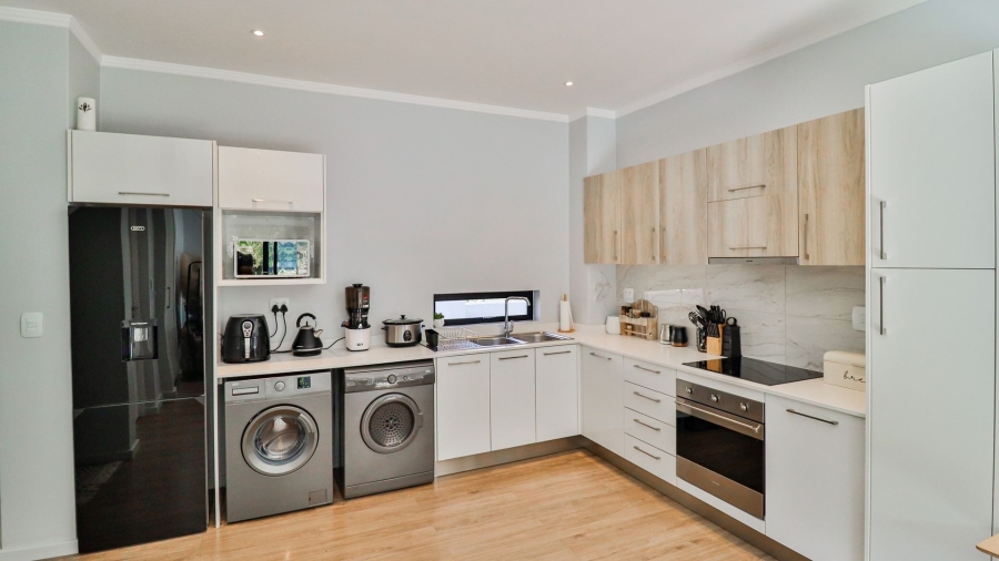 1 Bedroom Property for Sale in Rosebank Gauteng