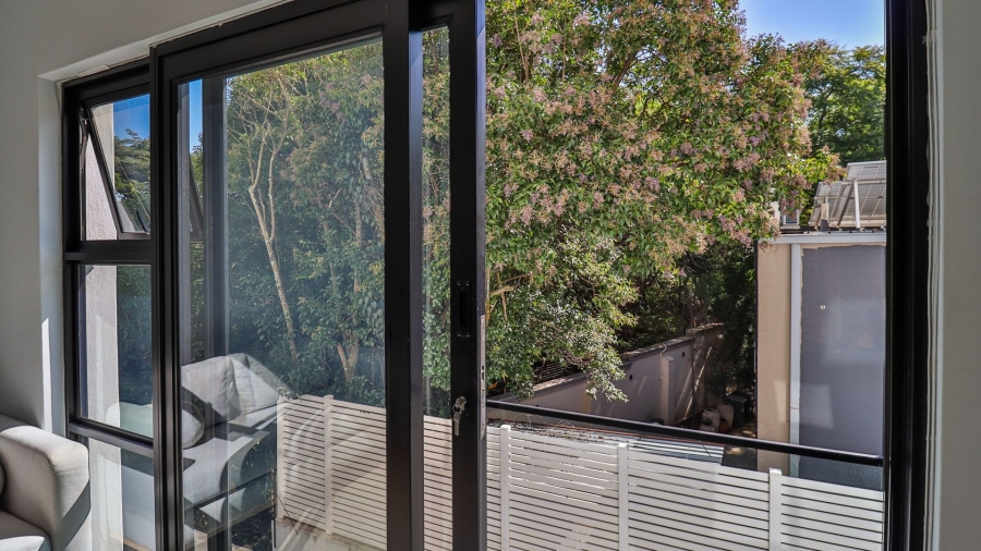 1 Bedroom Property for Sale in Rosebank Gauteng