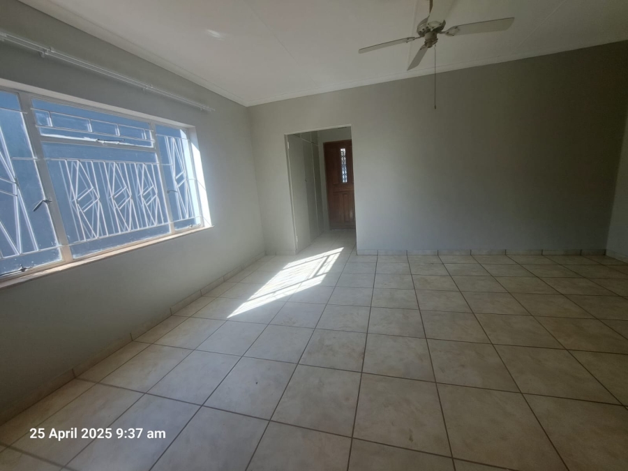 To Let 1 Bedroom Property for Rent in Sinoville Gauteng