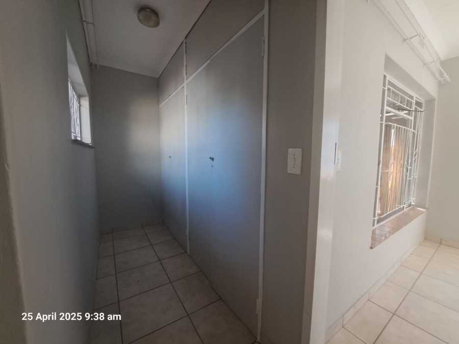 To Let 1 Bedroom Property for Rent in Sinoville Gauteng