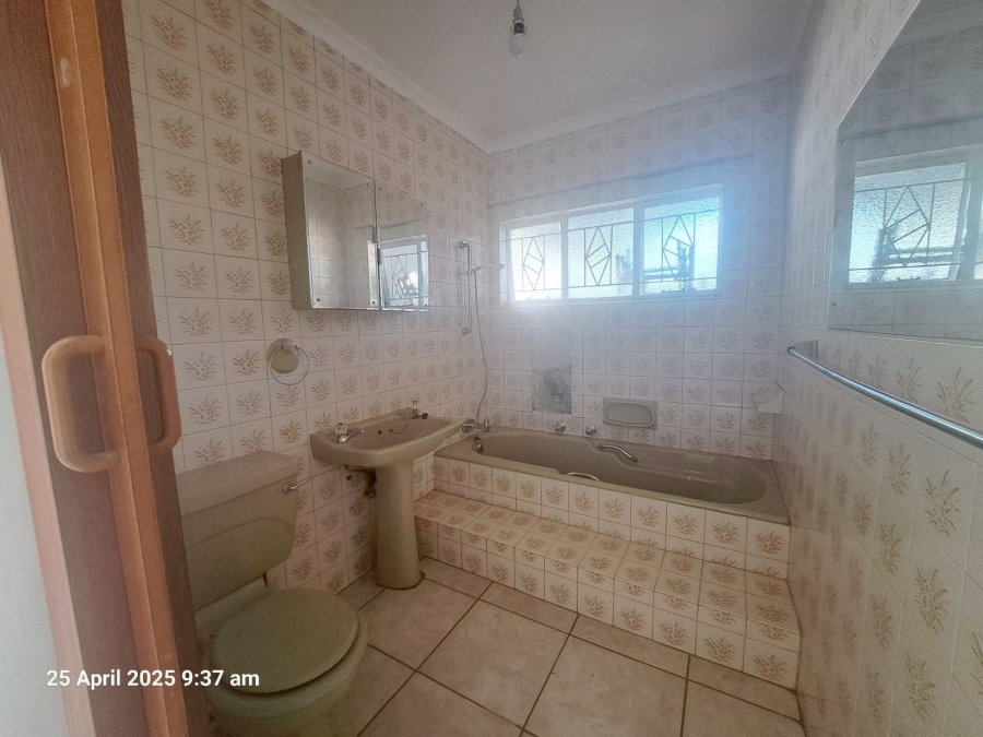 To Let 1 Bedroom Property for Rent in Sinoville Gauteng