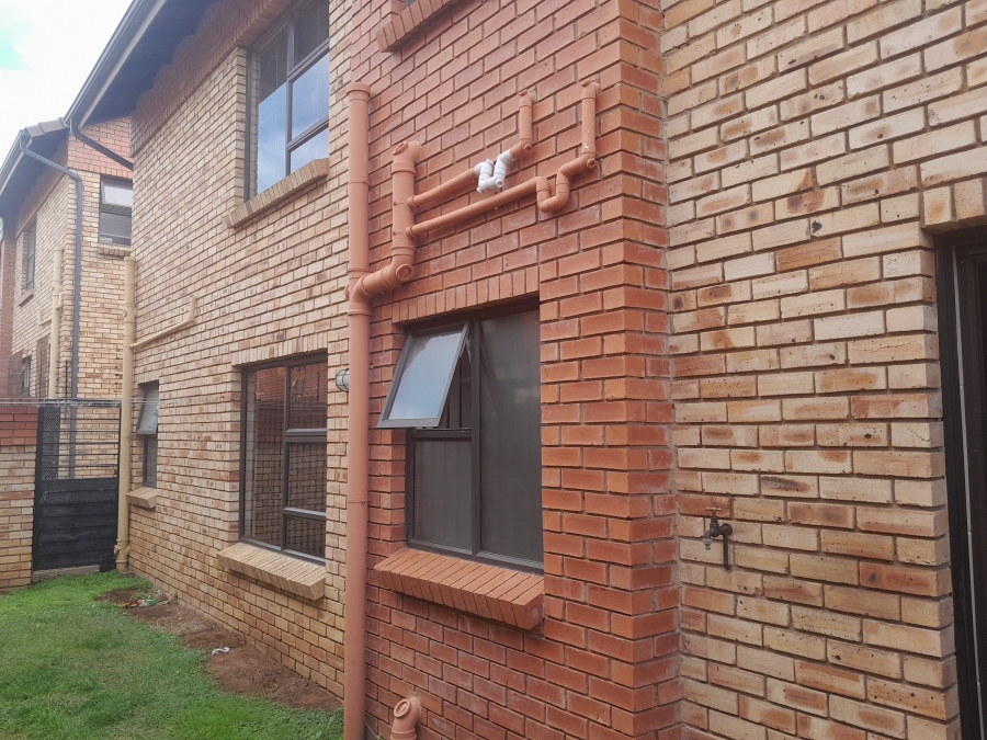 To Let 2 Bedroom Property for Rent in Meyersdal Gauteng