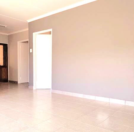 1 Bedroom Property for Sale in Newmark Estate Gauteng