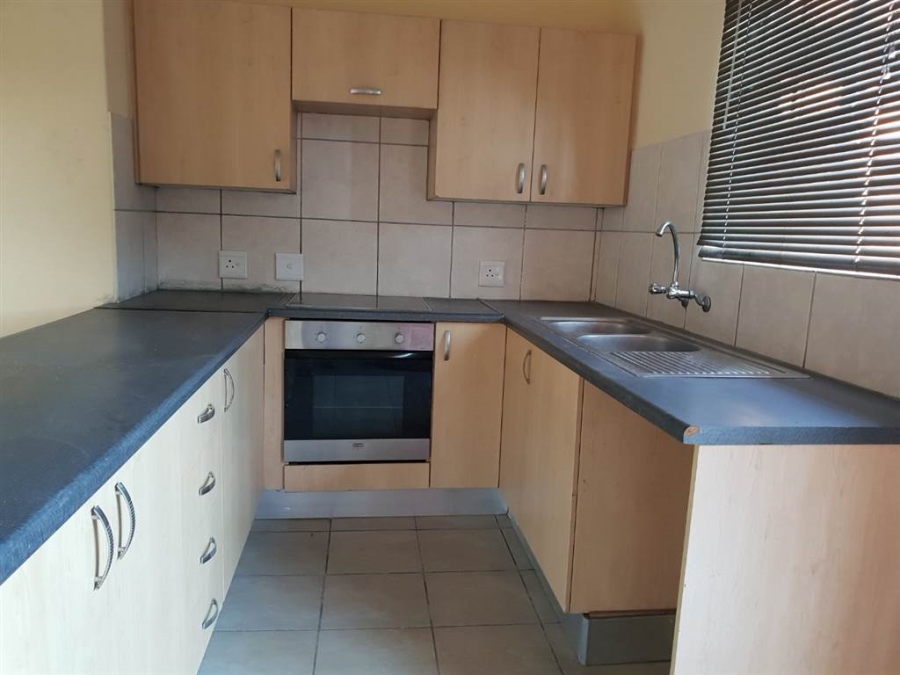 1 Bedroom Property for Sale in Newmark Estate Gauteng
