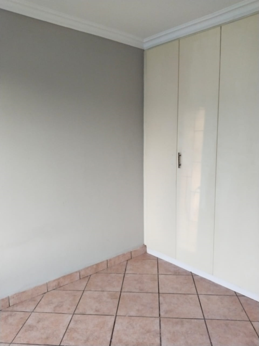 1 Bedroom Property for Sale in Newmark Estate Gauteng
