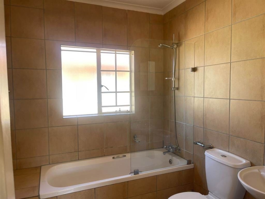 1 Bedroom Property for Sale in Newmark Estate Gauteng