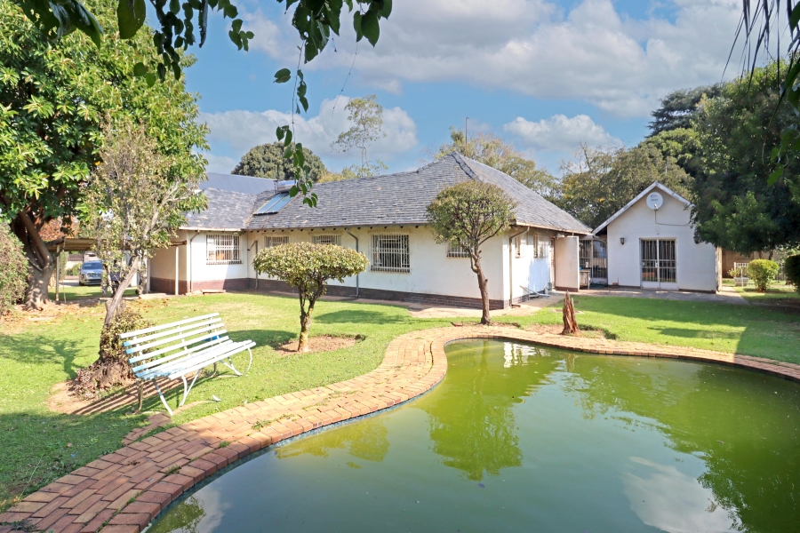 4 Bedroom Property for Sale in Glenhazel Gauteng