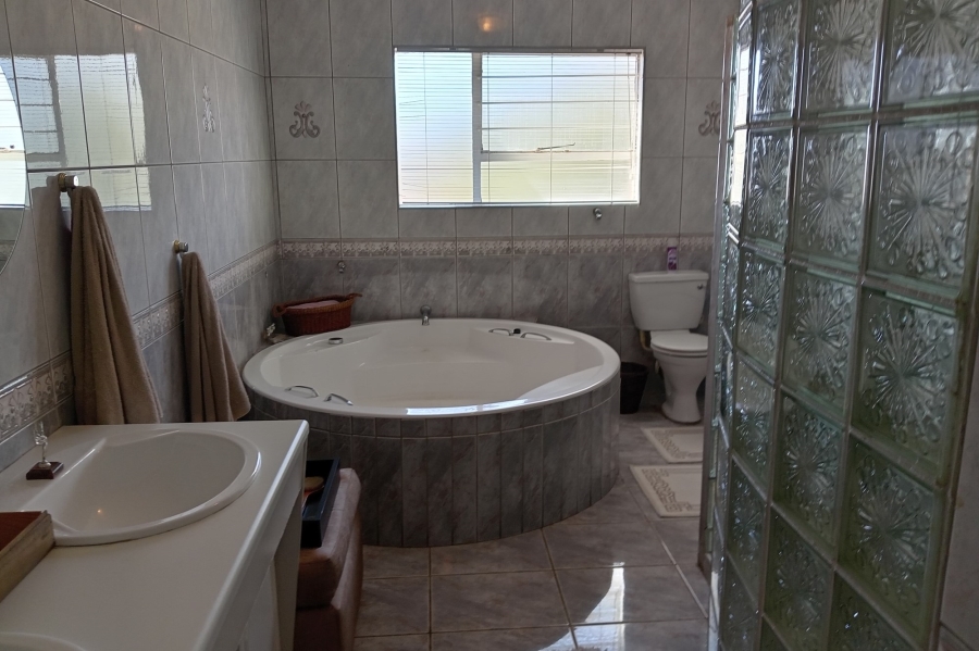 4 Bedroom Property for Sale in Moreleta Park Gauteng
