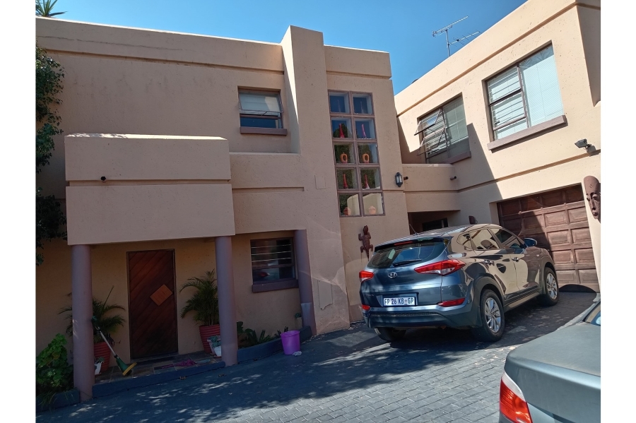 4 Bedroom Property for Sale in Moreleta Park Gauteng