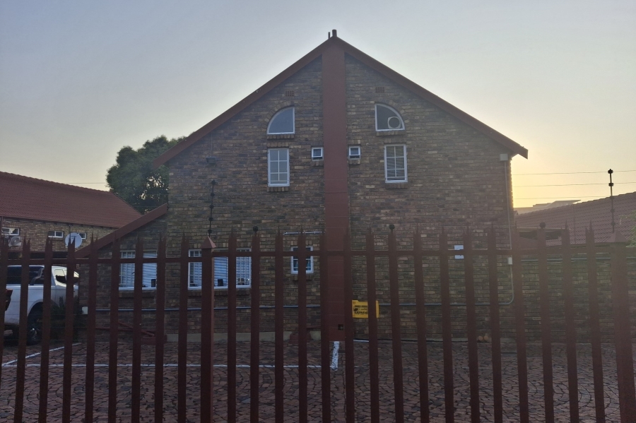 To Let 3 Bedroom Property for Rent in Garsfontein Gauteng