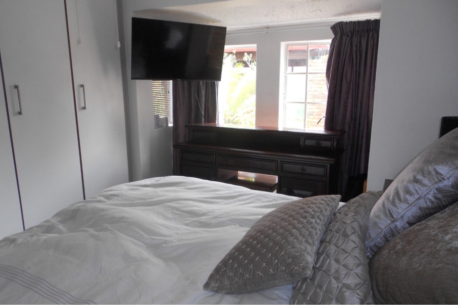 To Let 3 Bedroom Property for Rent in Garsfontein Gauteng