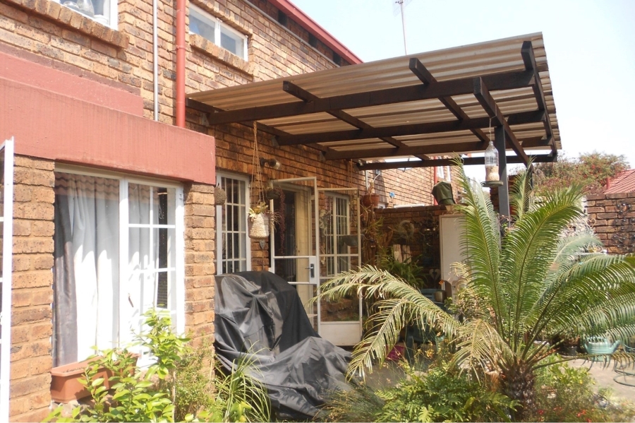 To Let 3 Bedroom Property for Rent in Garsfontein Gauteng