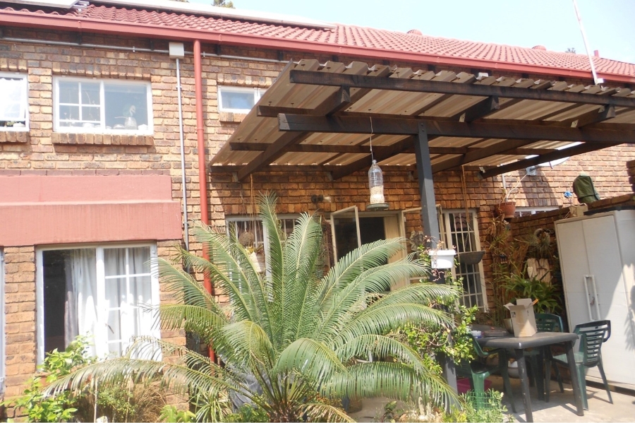 To Let 3 Bedroom Property for Rent in Garsfontein Gauteng