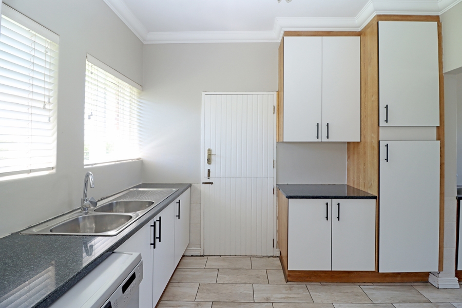 4 Bedroom Property for Sale in Randjesfontein A H Gauteng