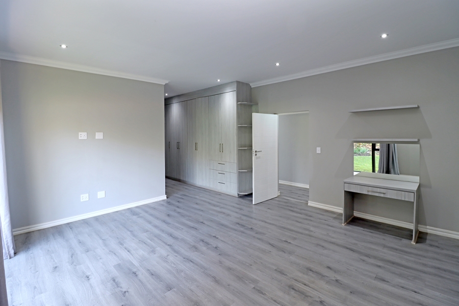 4 Bedroom Property for Sale in Randjesfontein A H Gauteng