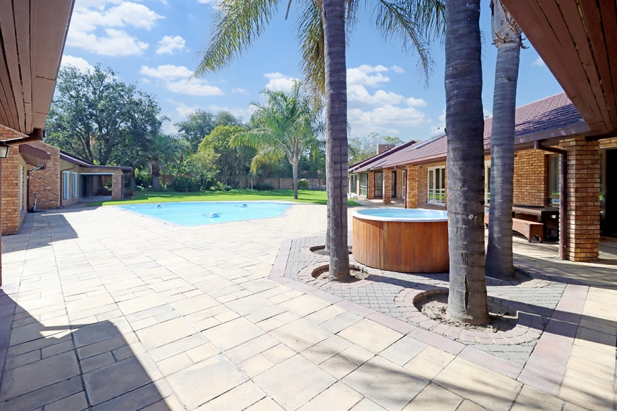 4 Bedroom Property for Sale in Randjesfontein A H Gauteng