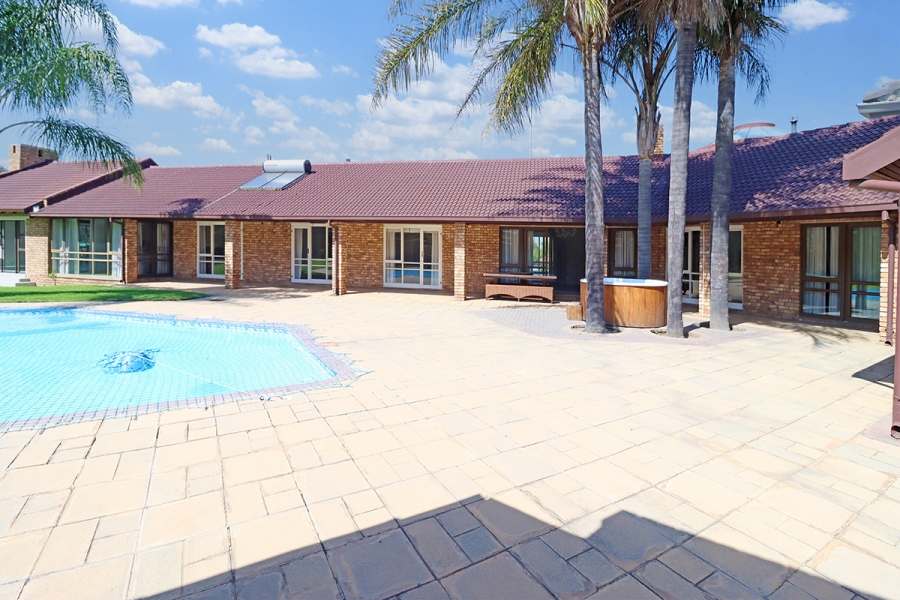 4 Bedroom Property for Sale in Randjesfontein A H Gauteng