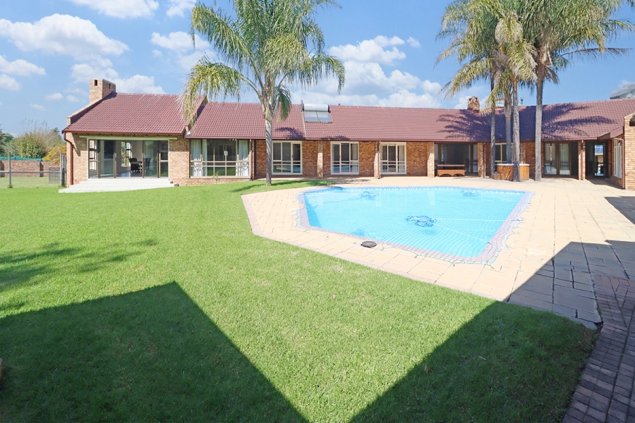 4 Bedroom Property for Sale in Randjesfontein A H Gauteng