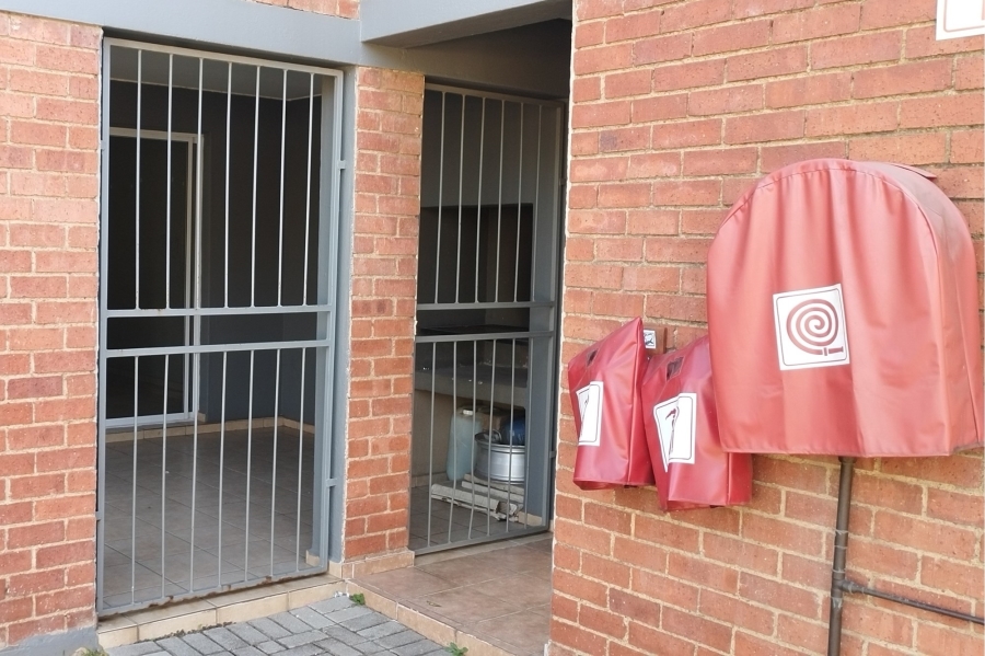 To Let 2 Bedroom Property for Rent in Birchleigh Gauteng