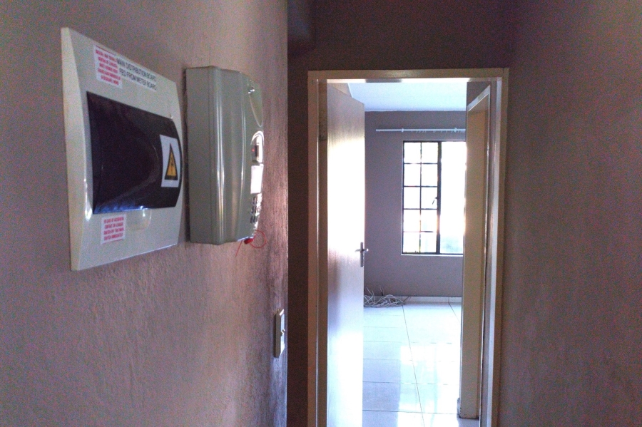 To Let 2 Bedroom Property for Rent in Birchleigh Gauteng